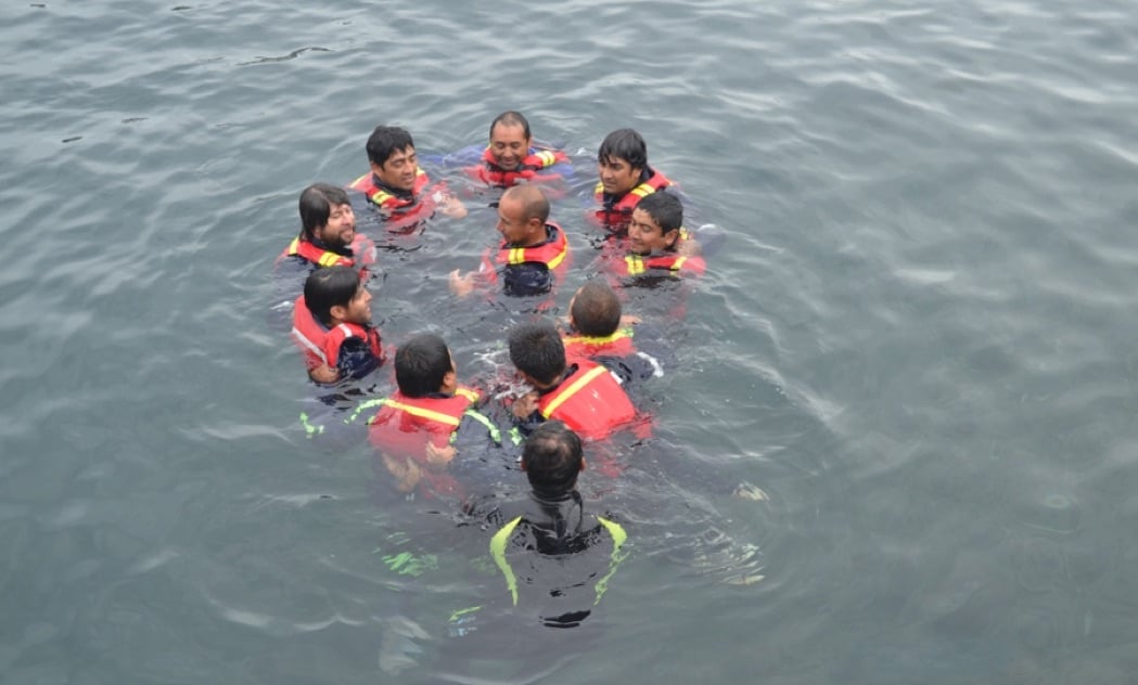 curso hombre al agua